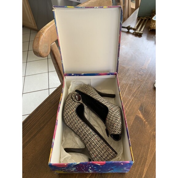 7M Chinese Laundry Cutie Open Toe Pump Tweed and Button Gray Women's Heels - Picture 3 of 7